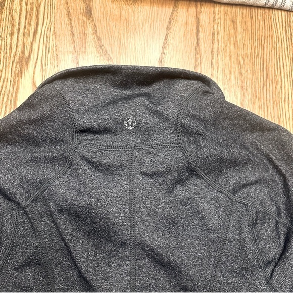Lululemon 1/4 Quarter Zip Pullover Shirt Size 6 Gray - Picture 7 of 10